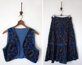 60s skirt & vest / blue linen floral print tiered ruffle two piece (s - m)