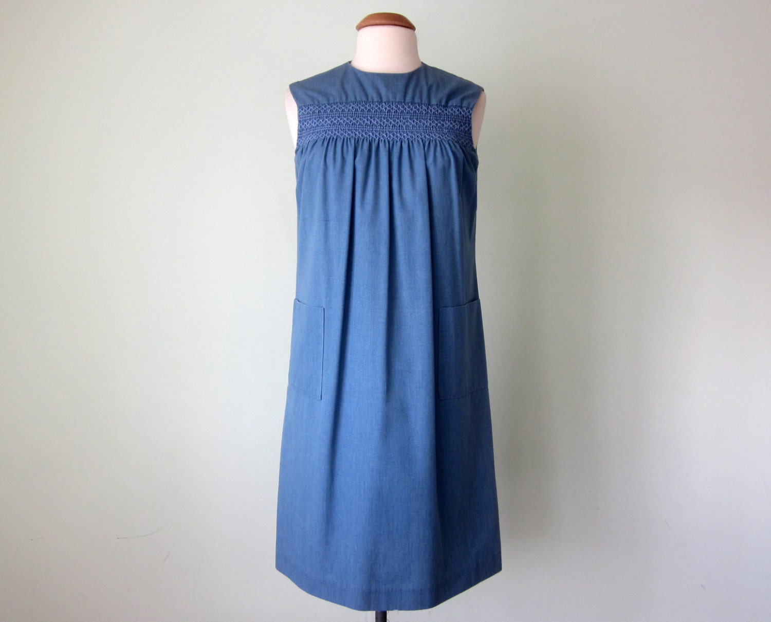 60s dress / cornflower blue smocked shift sleeveless pockets (s - m)