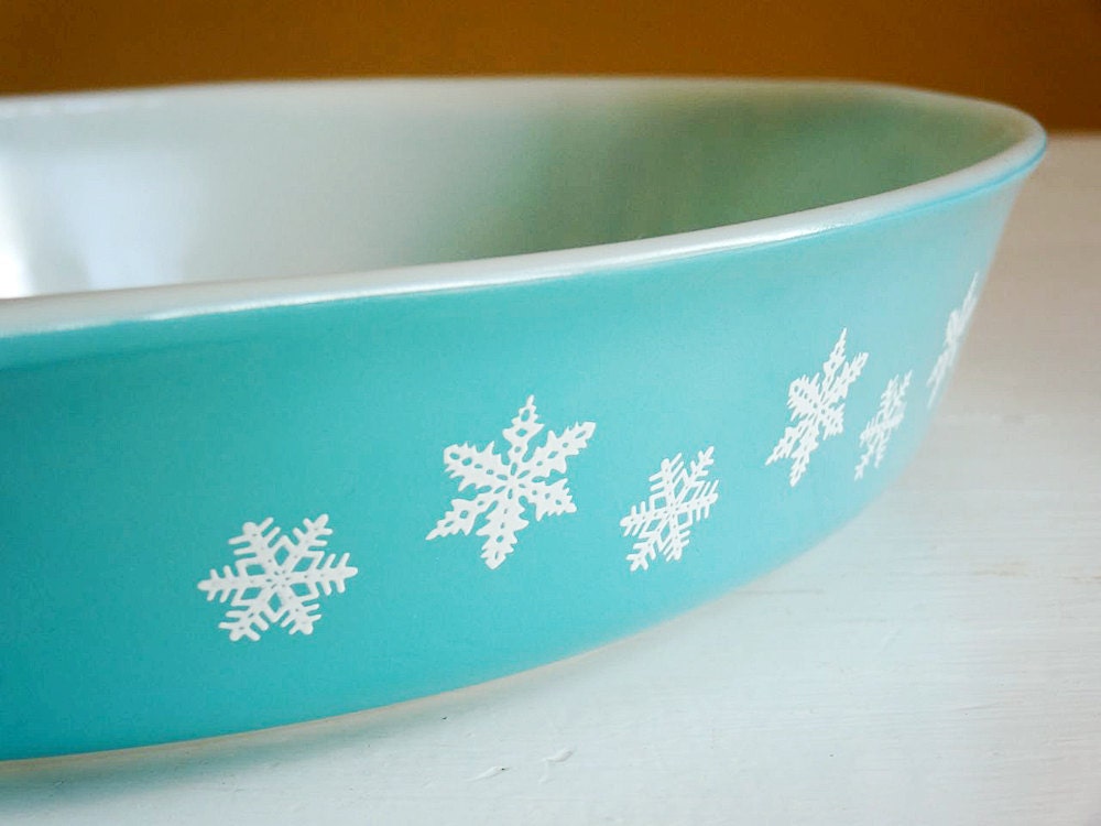 vintage Pyrex dish or casserole, snowflake pattern, turquoise and white ovenware