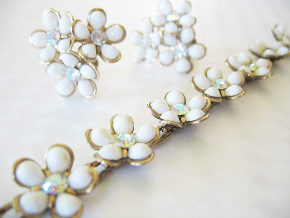 Vintage Flower Bracelet and Earrings White Aurora Borealis Rhinestone Centers Set Goldtone 1950's
