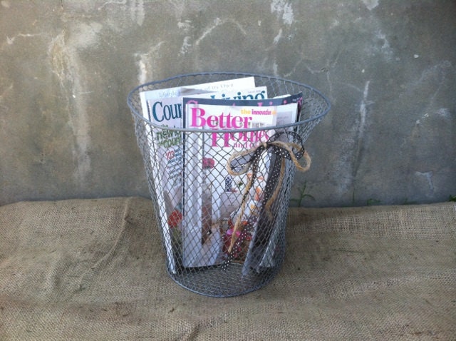 Vintage - Metal - Wire - Basket - French Country Nordic Farmhouse Cottage CHIC - Display - Holder