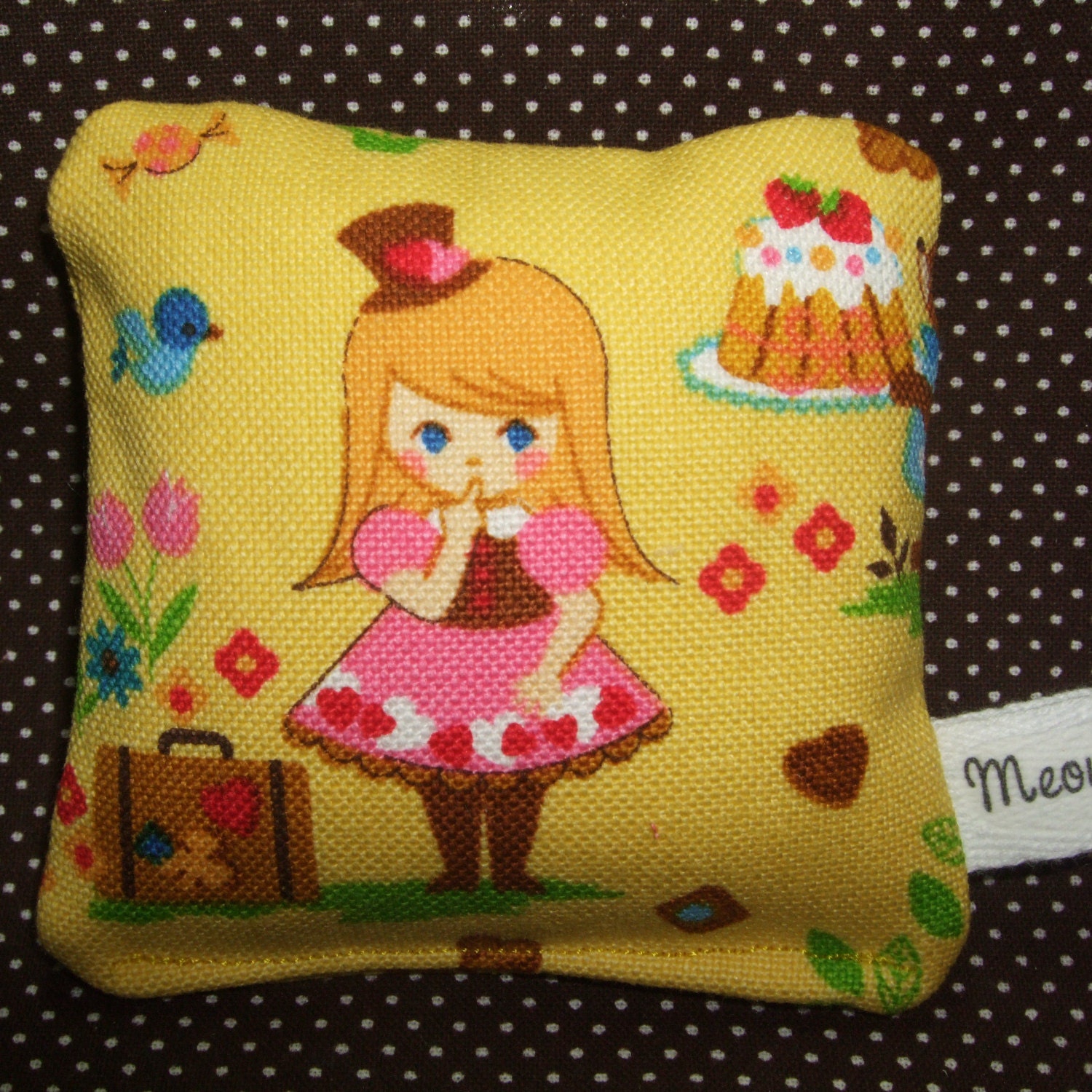 Catnip Toy ALICE'S CAT Crazy Cushion