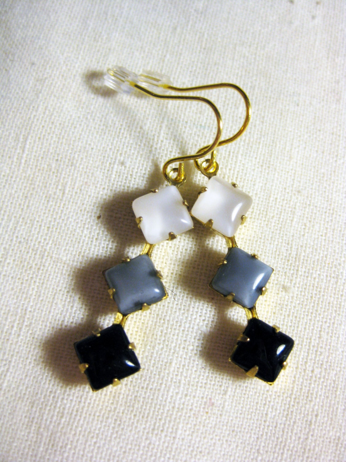 Retro Moonglow Earrings in Gray, Black, and White // Gray Earrings, Black Earrings, Vintage Moonglow Earrings