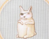 Cyclope Lapin (embroidered color applique in hoop frame)