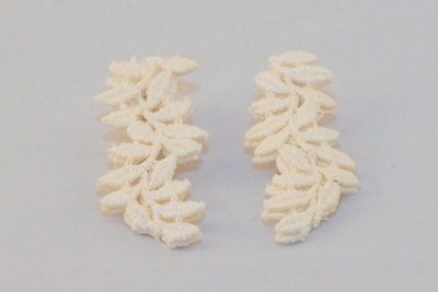 Vintage lace hair clip pair in cream or pink