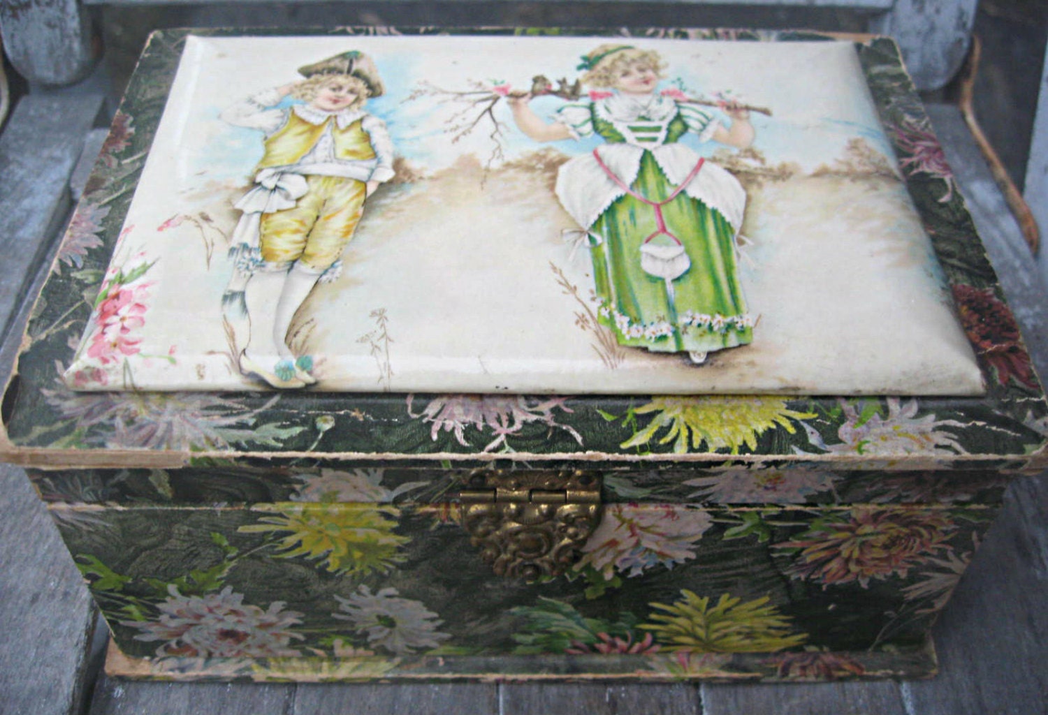 Antique celluloid box, gorgeous flowers, good condition with silk lining, Victorian jewelry box