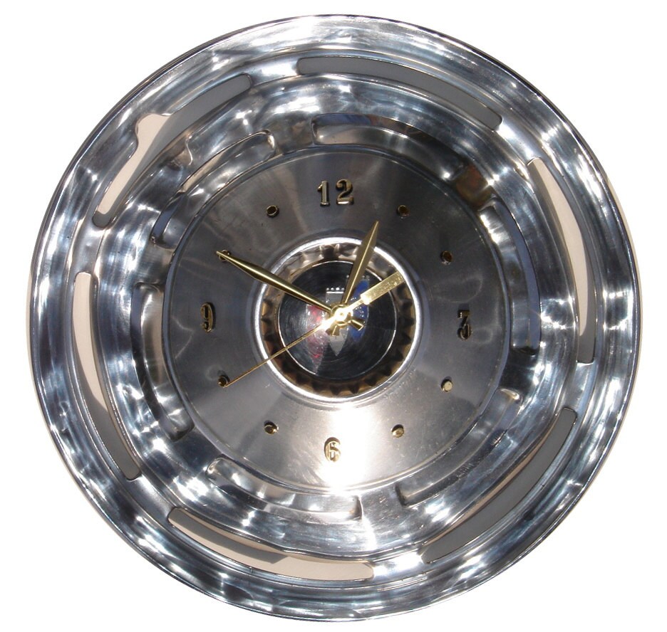 Hubcap Clock, Buick '50s or '60s with numbers (h120112 hub cap retro clock)