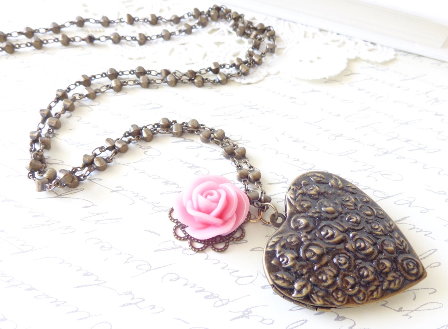 Large Heart Shaped  Flower Locket - Pink Flower - Photo Locket - Keepsake