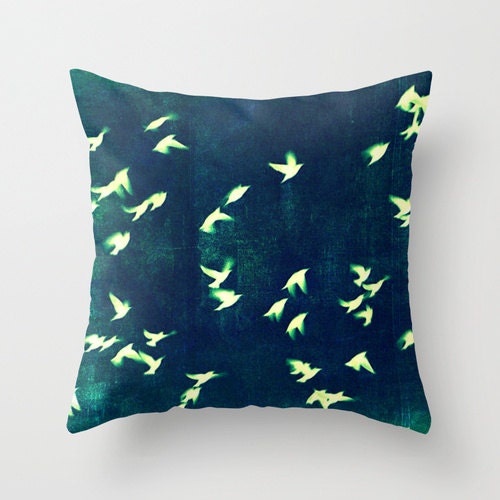 Retro Birds . Throw Pillow . Home Decor . Decoration . Birds . Blue . White . Elegant . Romantic