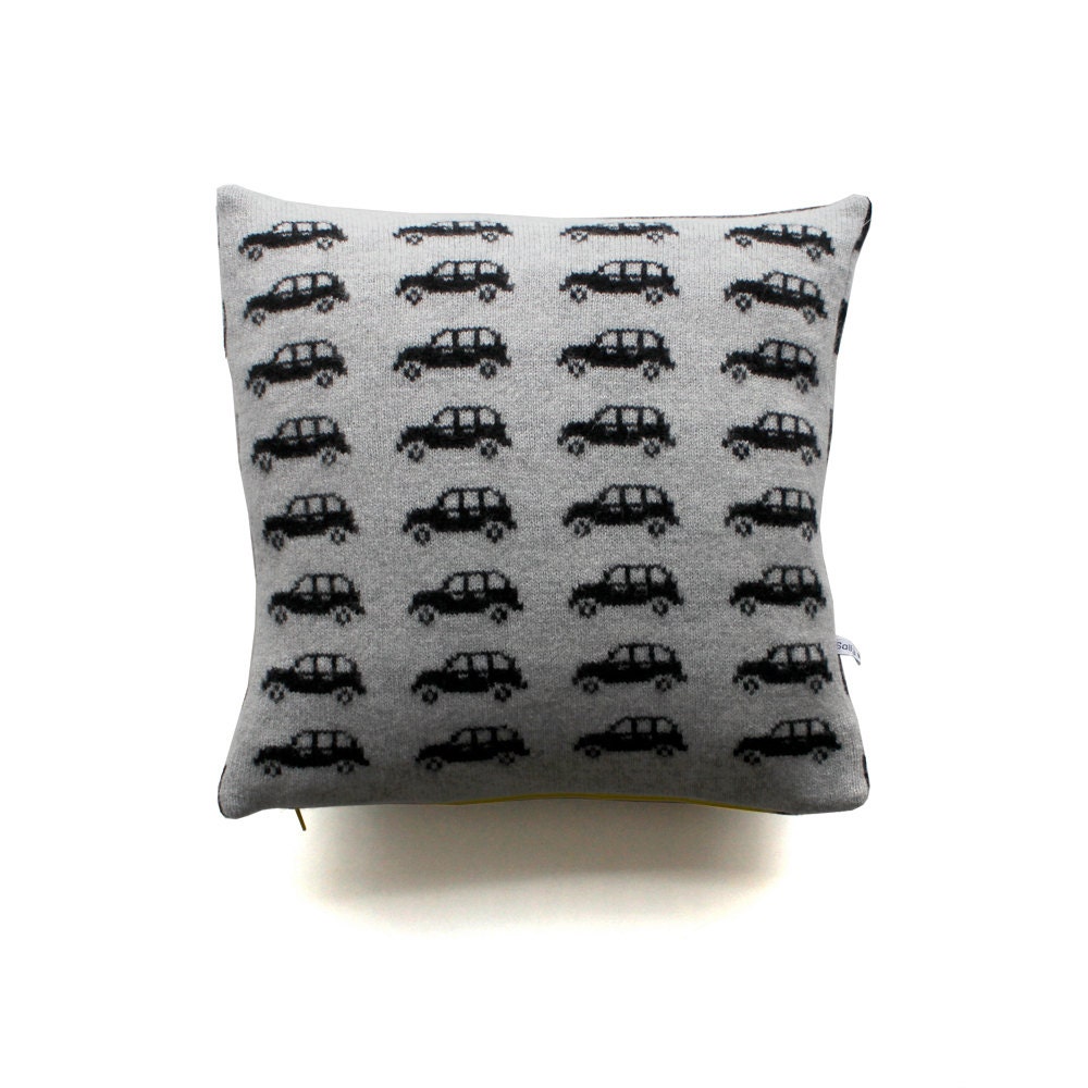 35cm Knitted Lambwool London Taxi cushion