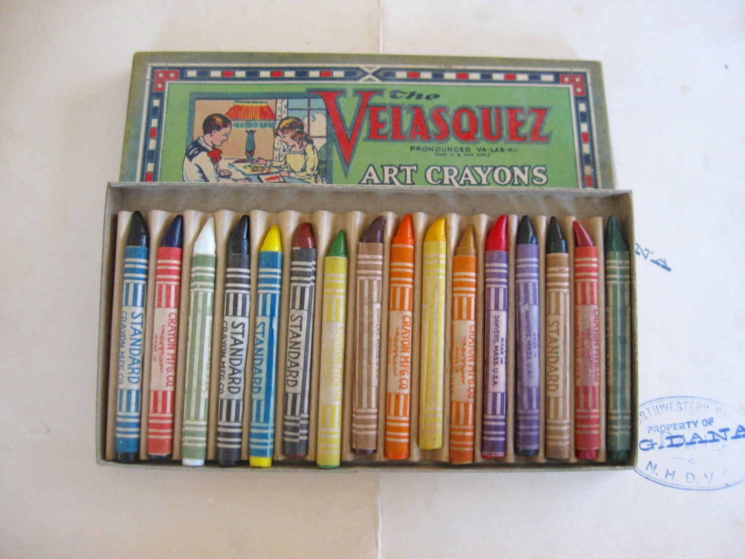 Vintage Crayons Vintage Box Of Crayons Crayons In Box Antique