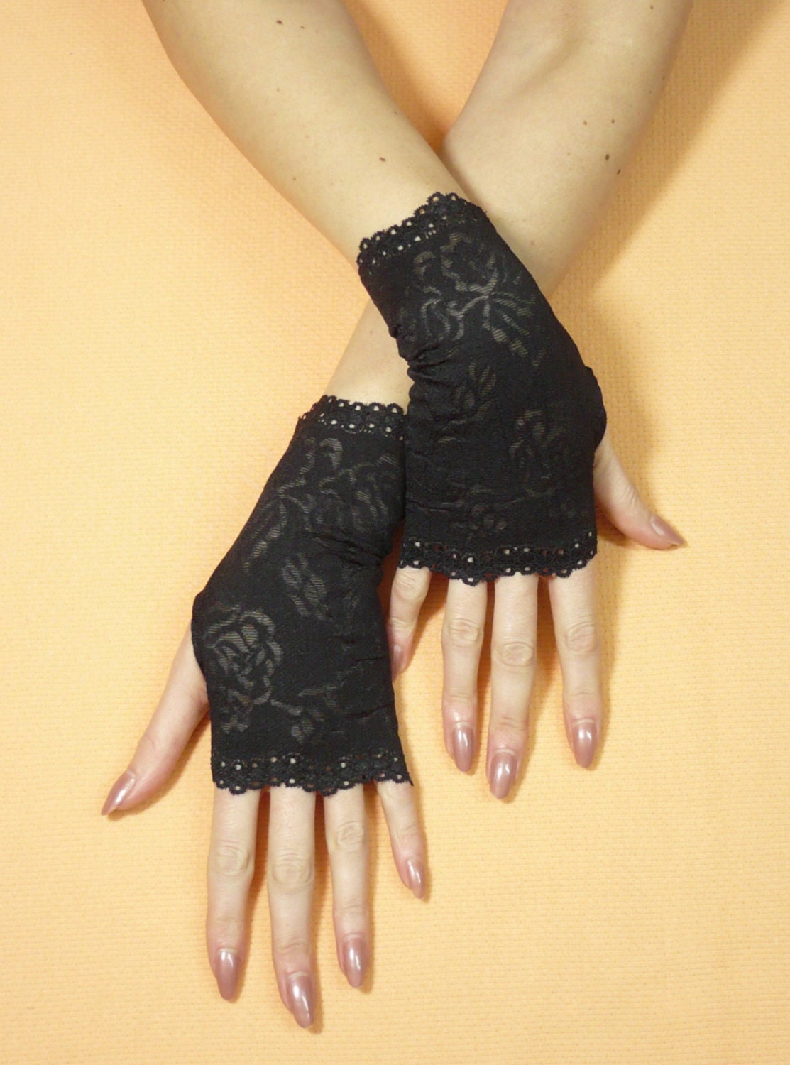 Short Black gothic Gloves, Fingerless Gloves, Retro Steampunk Mittens, Baroque Lace, Cute Arm warmers in Gypsy and Boho Style,