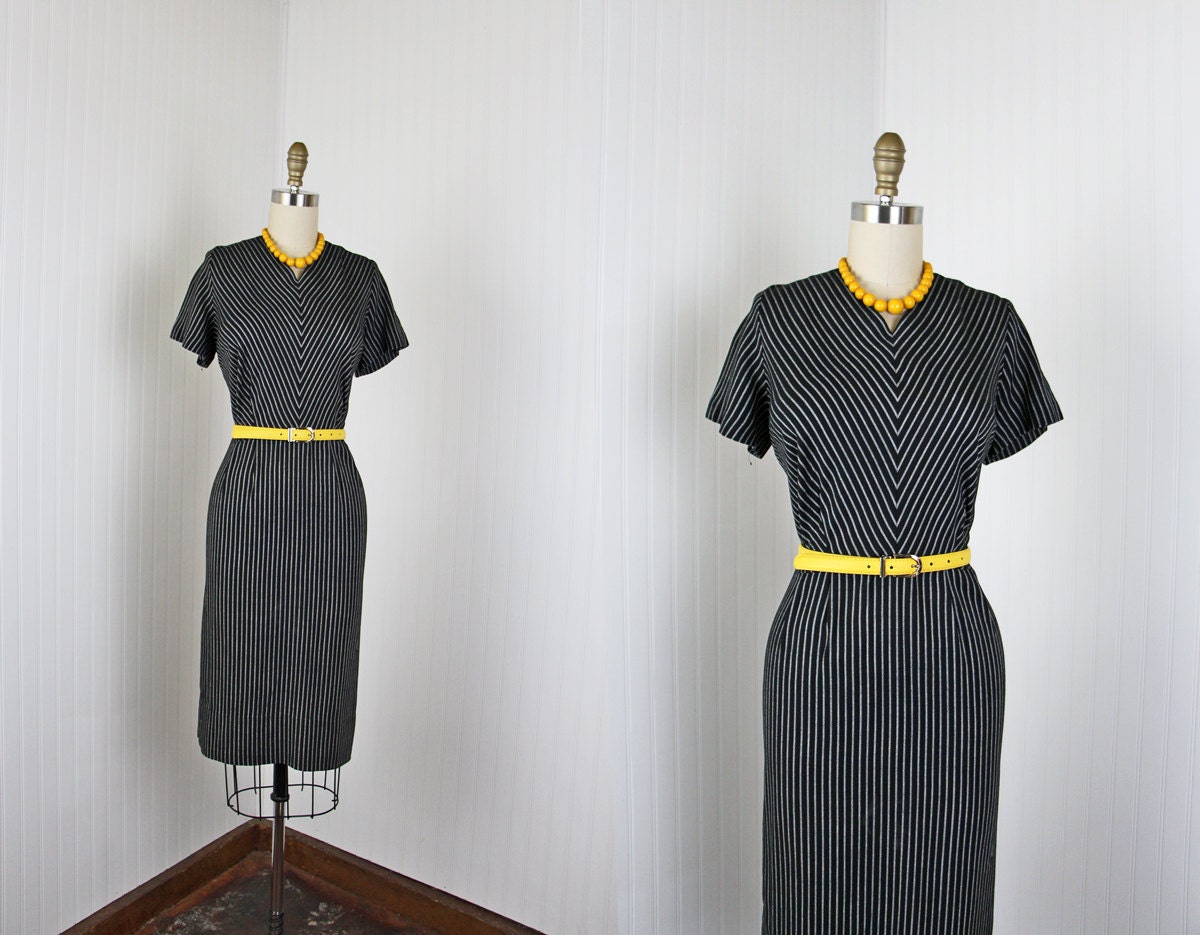 1950s Dress - Vintage 50s 60s Dress - Black White Pinstriped Cocktail Wiggle L - Jailbait