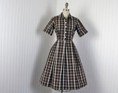 1950s Dress - Vintage 50s Dress - Brown White Plaid Cotton Full Skirt S - Cocoa Nellie