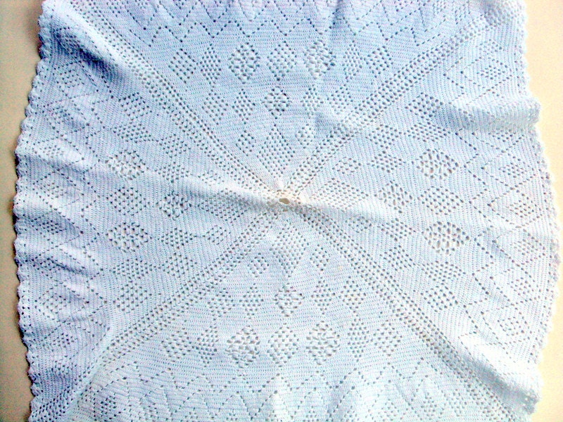 Vintage Crochet Centerpiece, 1940s, White, Multi Diamond Pattern, Table Topper.  I Take Credit Cards