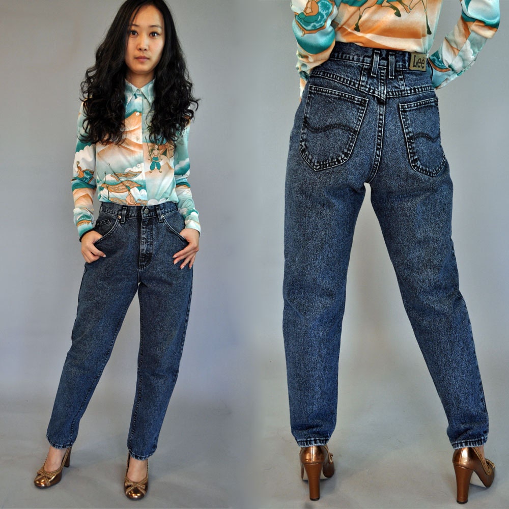 vintage 80s high waisted jeans / distressed dark Acid Wash denim blue jeans w/ skinny taper legs 26 Waist