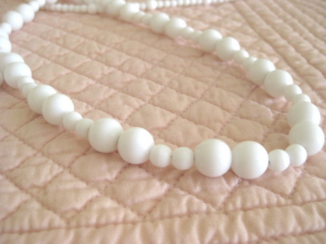 Mad Men White Glass Single Strand Bead Necklace