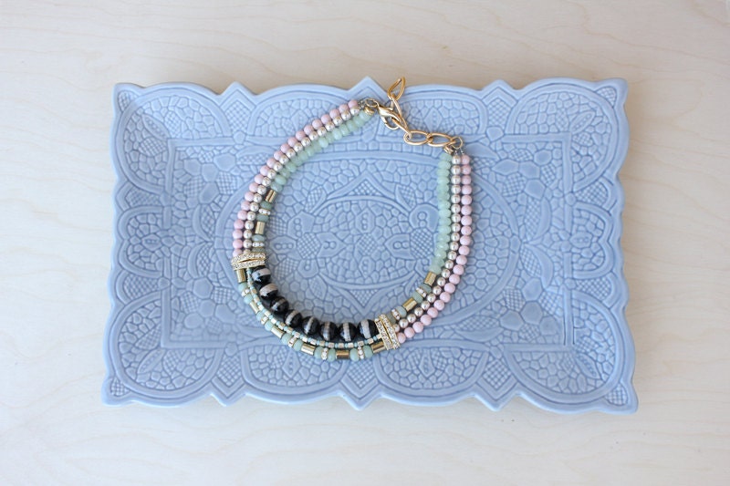Saraswati necklace in black and pink - Semi-precious stones statement short necklace