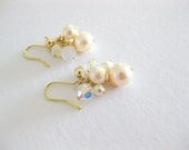 Pearl cluster dainty earrings. Pearl wedding jewelry. Bridesmaids pearl jewelry