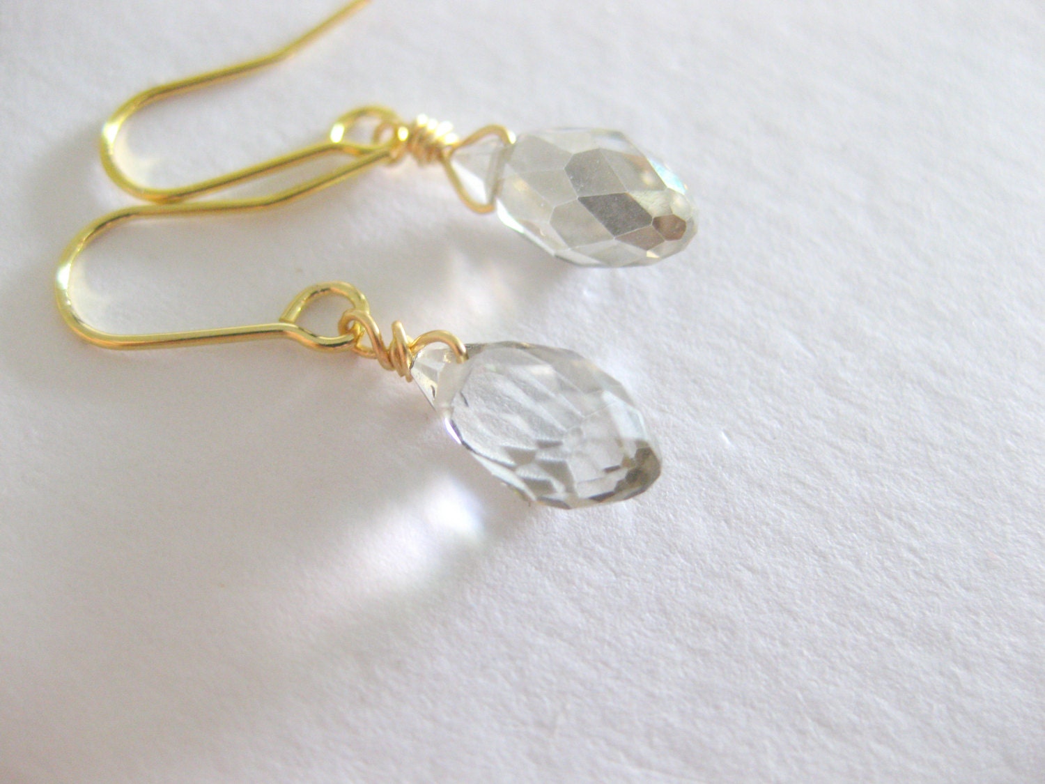 Grey colored czech crystal dangle earrings. Vintage inspired wedding jewelry