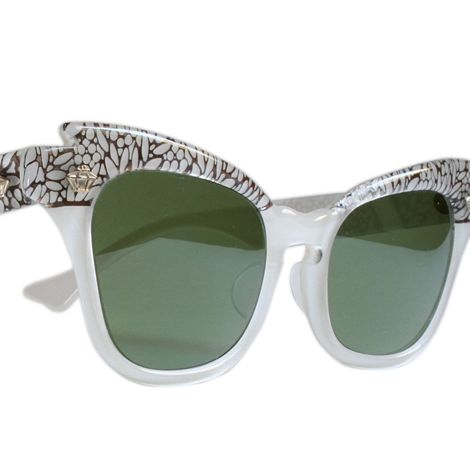 White Brown Vintage Cat Eye Sun Glasses by Lumar