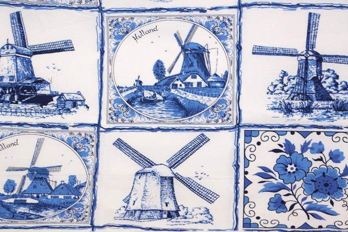 Two Yards 10" Delft Blue fabric - Dutch print