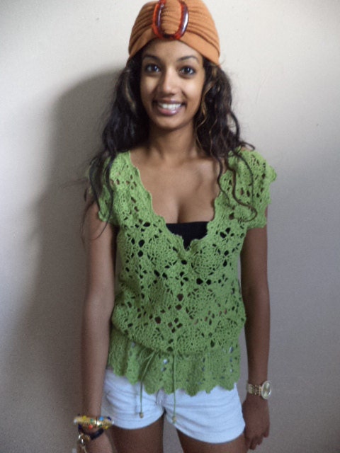 CLOSING SALE Vintage vtg green crochet  sweater  top size xs sm or med