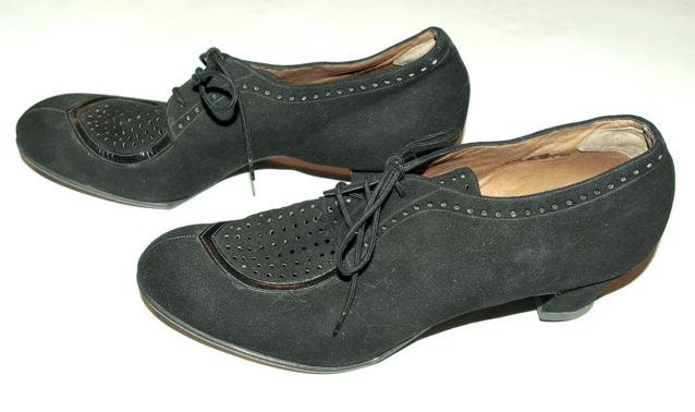 CC41 black suede walking shoes