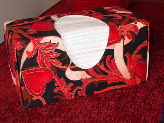 Elegant Hearts Tissue Box Cover