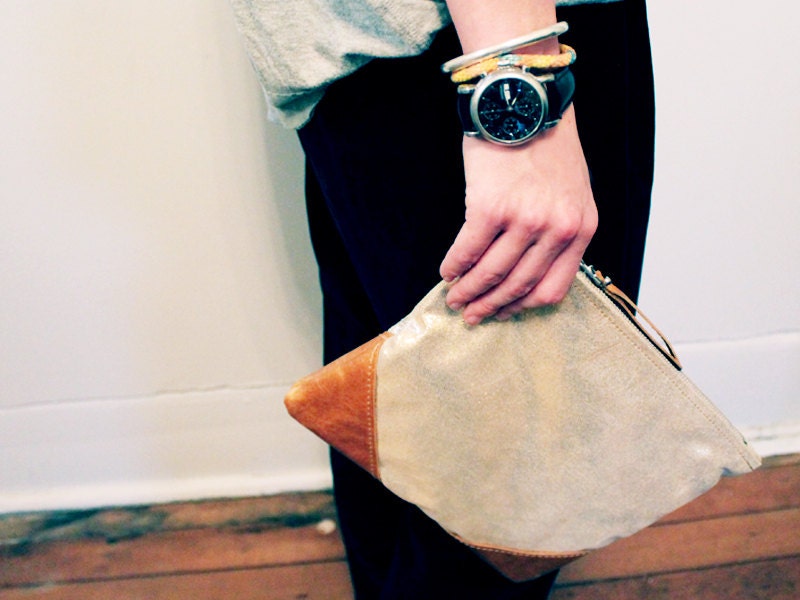 LIBRO CLUTCH - Gold Leather