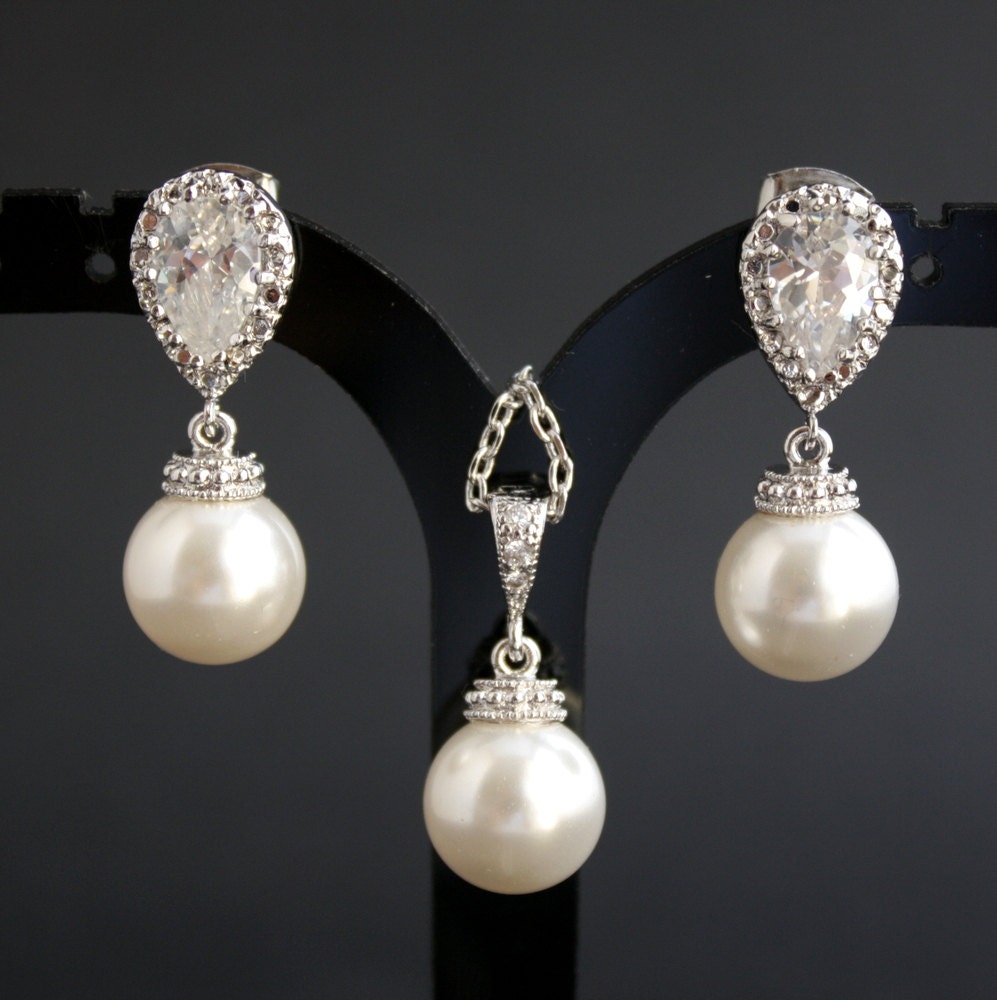 Pearl Jewelry Cubic Zirconia Pearl Bridal Jewelry Set Silver with White Swarovski Pearl Drops Bridesmaid Jewelry Wedding Jewelry