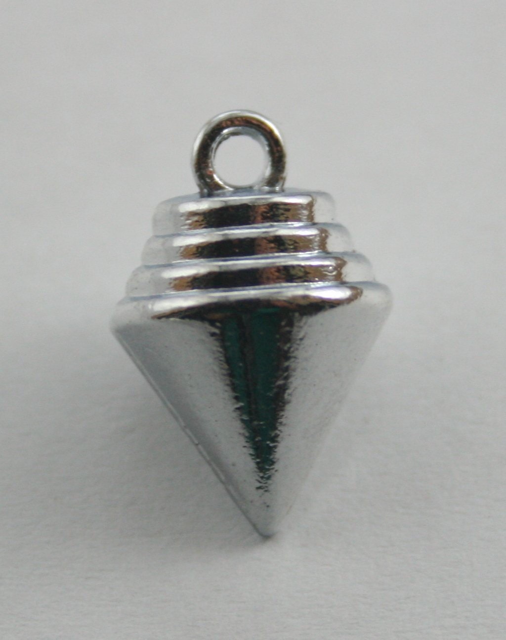 5 pcs.Zinc Silver Tone Spikes Charms Pendants Decorations Findings. SPSP