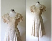 SALE Vintage 1950's Beaded Lace Dress // Cream Collar // m - l