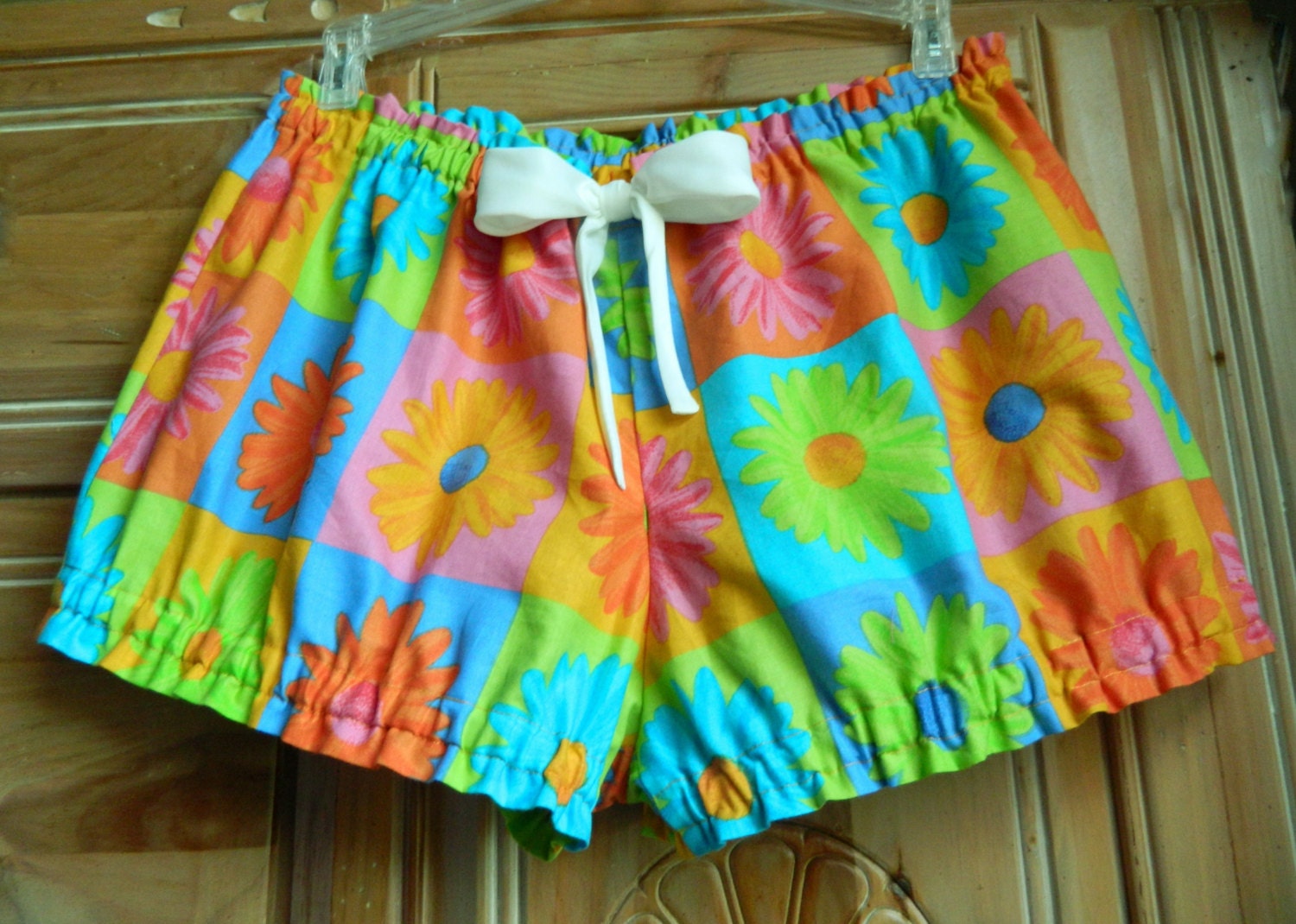 Daisy bloomers shorts-size small/medium