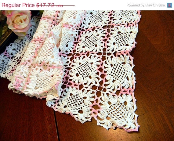 ON SALE Crocheted Lace Table Runner or Table Scarf in Pink and White Daisy Pattern 8735