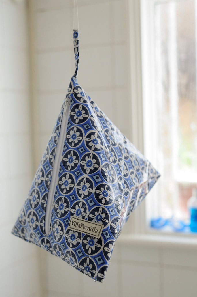 Wash bag for kids and light travelling- oilcloth fabric