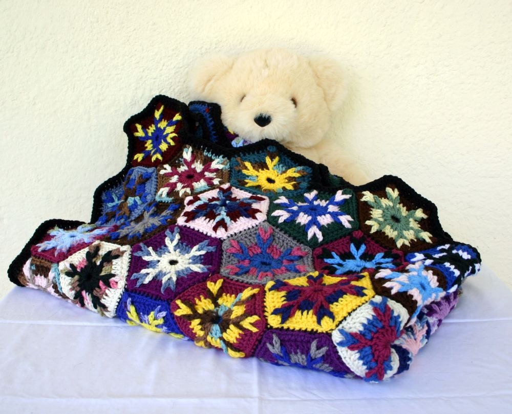 Crochet scrap yarn afghan colorful throw granny square blanket hexagon motifs multicolored home decor coverlet bedding