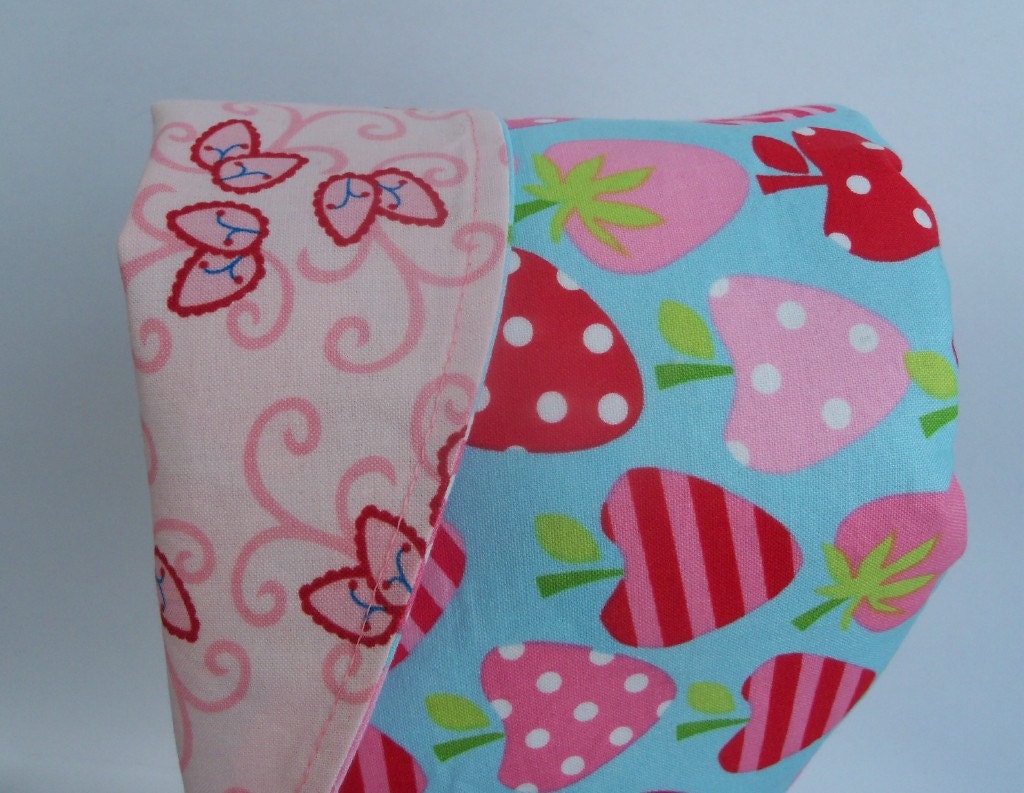BABY BONNET - Reversible Bonnet - Metro Market STRAWBERRIES a Reversible Sun Bonnet