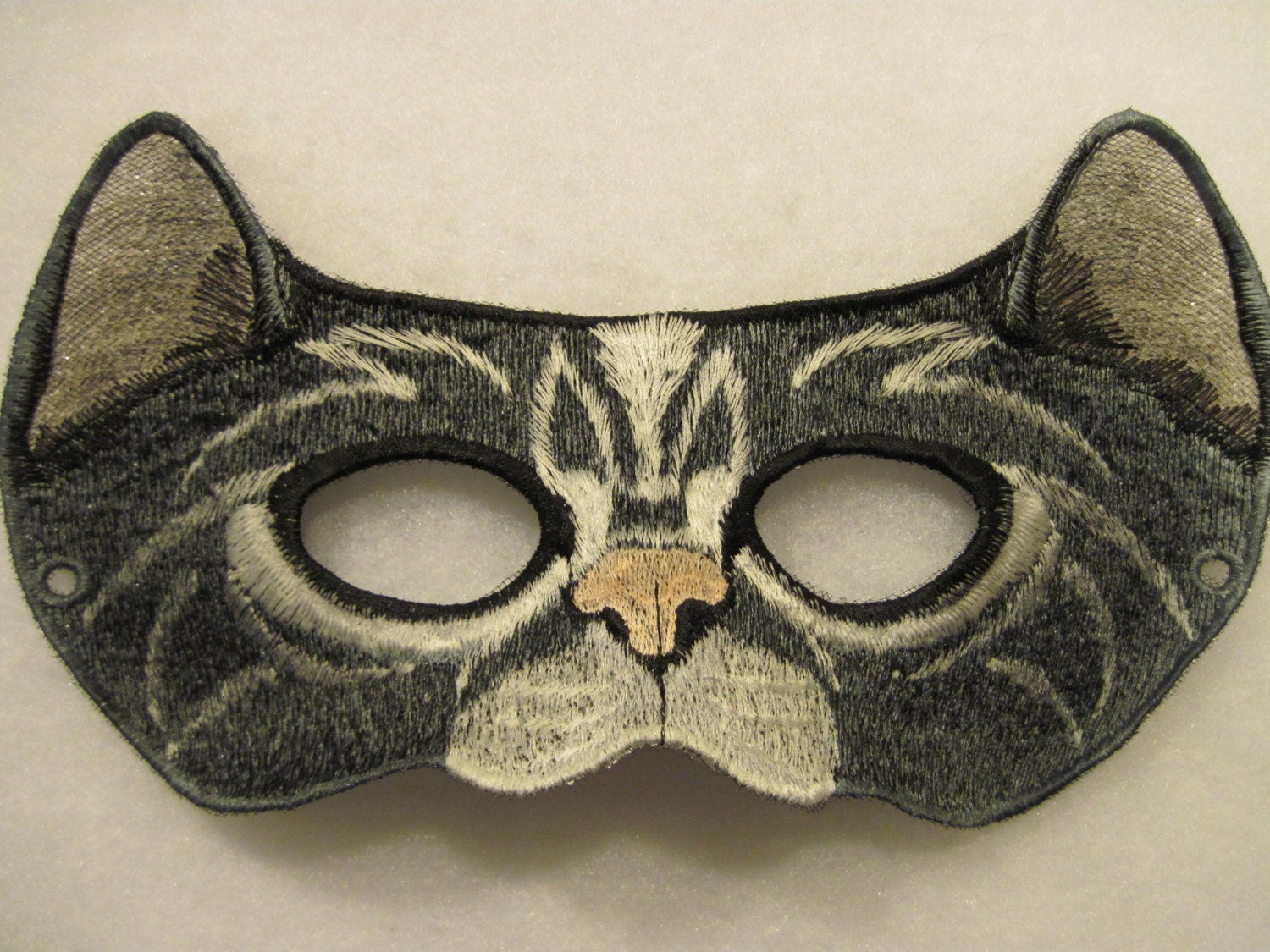 Cat Eyes Mask - in Black and Gray