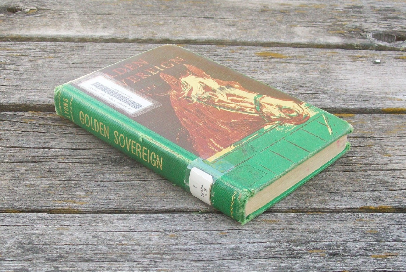 Vintage book Golden Sovereign by Dorothy Lyons 1946 Horse Book