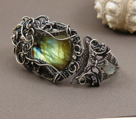 Wire wrap cuff bracelet, wirework jewelry , labradorite bracelet , wire wrapped fine jewelry , sterling silver bracelet , gemstone jewelry