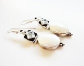 vintage 925 sterling silver dangles earrings with mother of pearl and clear blue stones