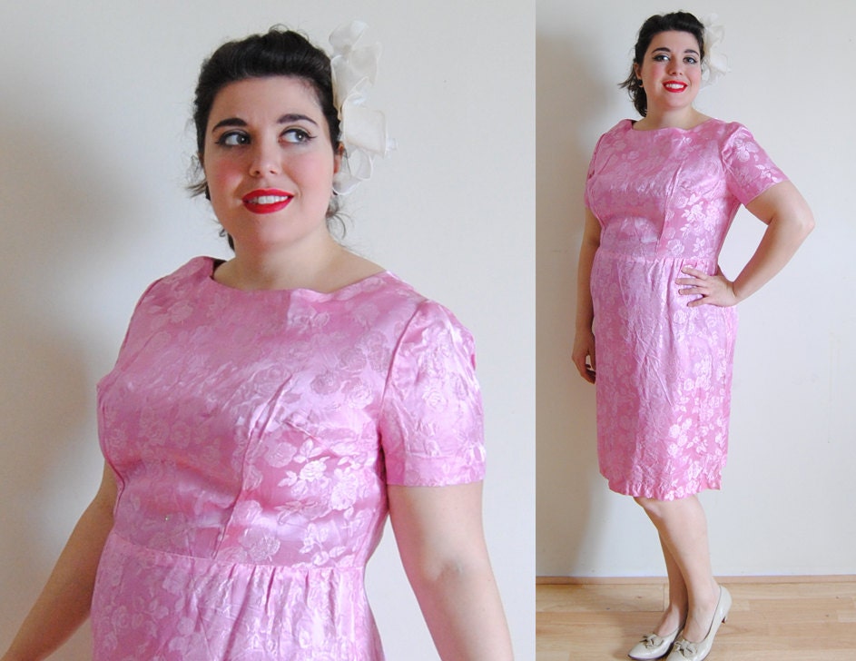 Plus Size Vintage Dress 1960s Pink Rose Dress // Satin Finish Spring Fashion // Size 16
