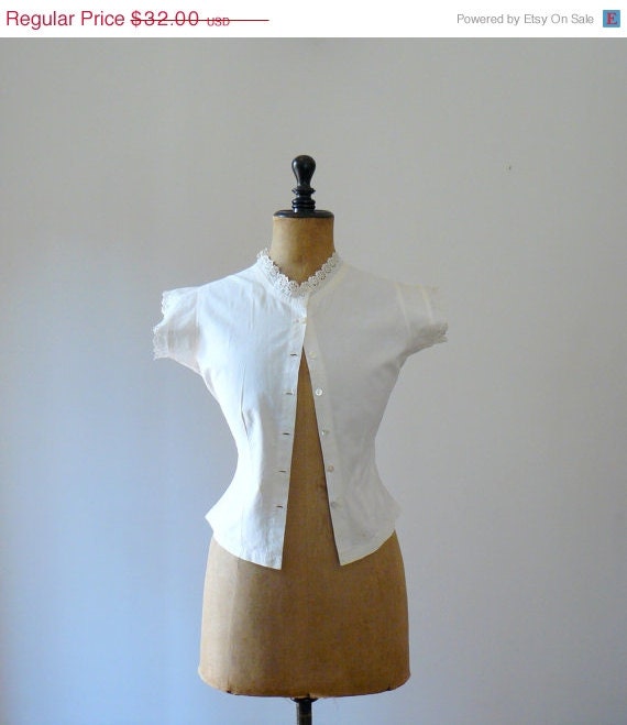 20% OFF SALE Antique white corset top. Vintage early 1900s crochet lace blouse