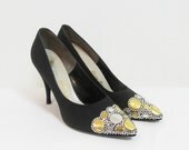 Vintage Black & Gold Stiletto Heels / Size 6 1/2 / AVONETTES