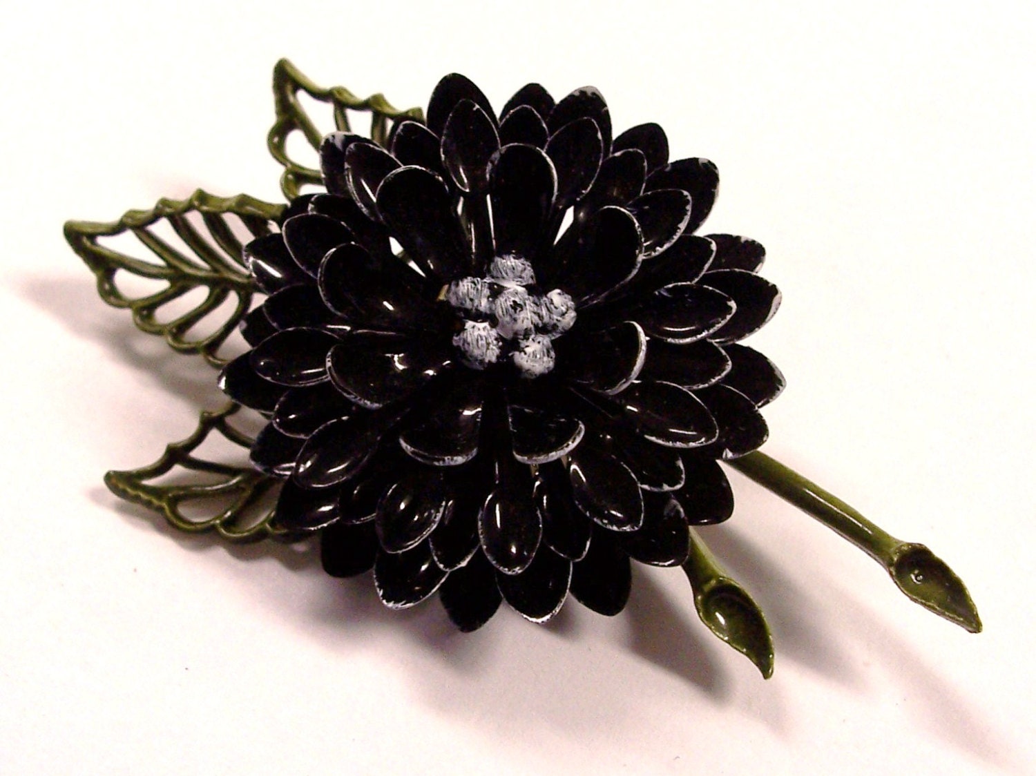 VINTAGE Enamel Black FLOWER Pin Filigree Leaves Black Flower Pin Brooch Dynamic Vintage Jewelry Destash (X111)