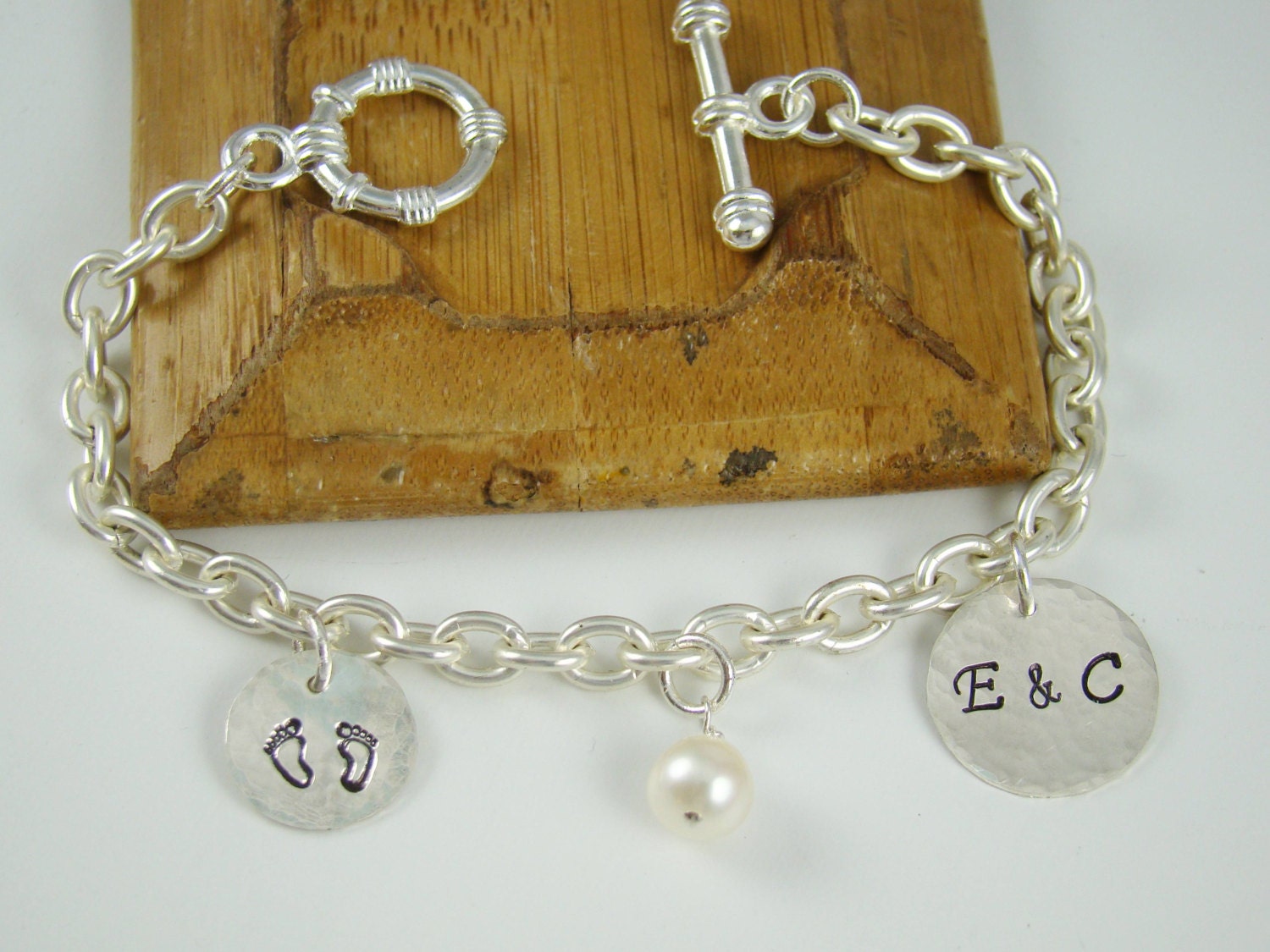 Expecting Mom Gift Bracelet, Pregnant Jewelry Mom Gift, Baby Feet Charm, Sterling Silver, Baby Shower Gift Idea