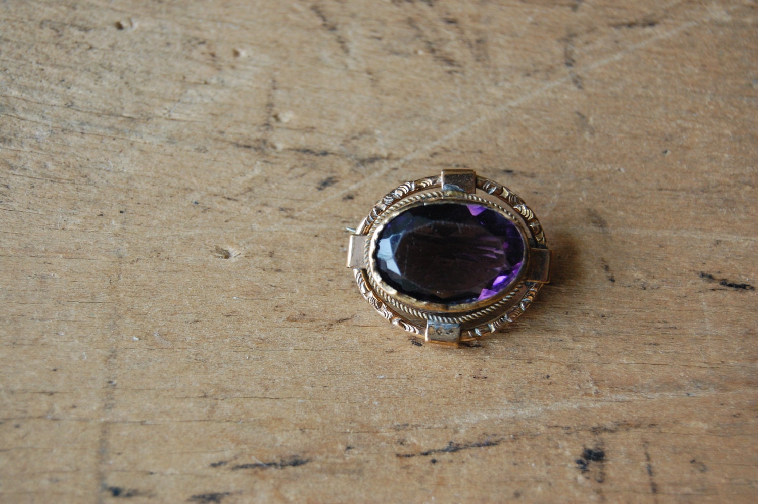 Victorian faux-amethyst brooch / HIGH TEA