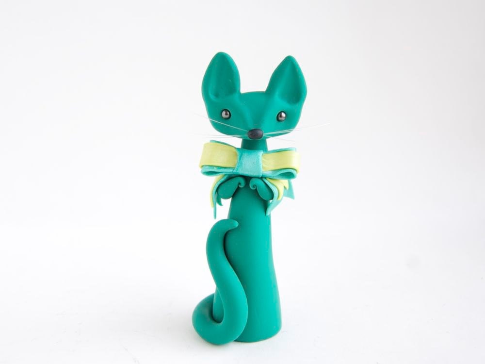 Emerald Kitten - Green Cat Figurine with a Bow - by Bonjour Poupette