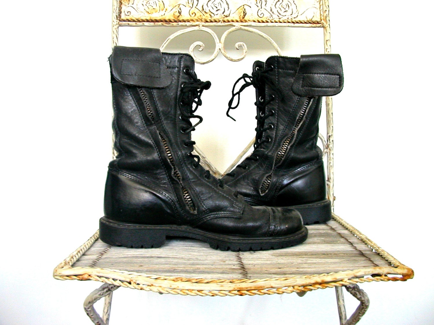 1980s Combat Boots / 90s grunge boots /  black leather boots / lace up boots / mid calf boots / vintage boots / size 7